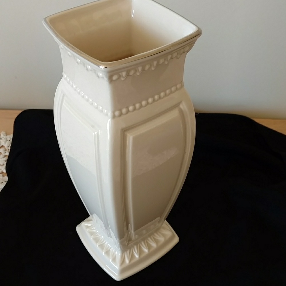 Lenox Forum Collection Vase